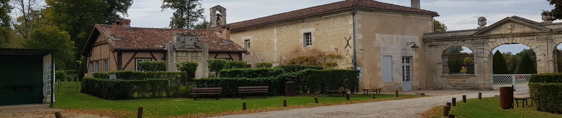 Tocht Stappen Saint-Porchaire - le CHATEAU DE LA ROCHE COURBON - Photo