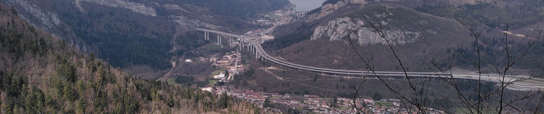 Excursión Senderismo Le Poizat-Lalleyriat -  le chemin de l'écureuil - Photo