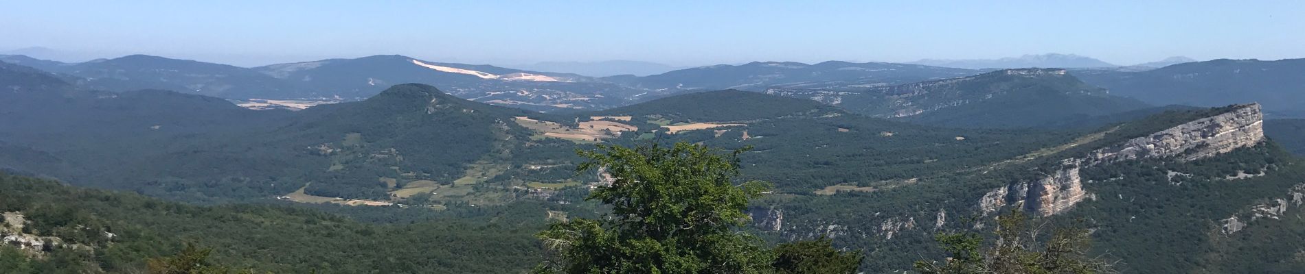 Tour Wandern Bernedo - La falaise de la Muela- San Roman de Campezo - Photo