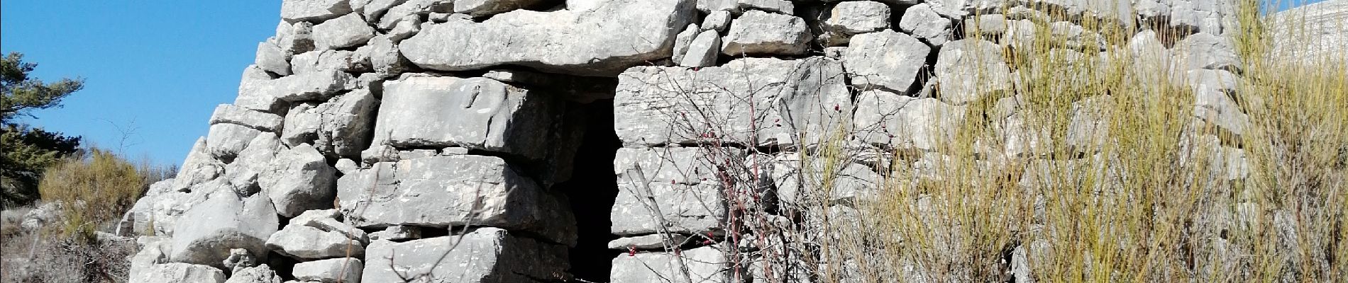 Tour Wandern Saint-Vallier-de-Thiey - Colle du Maçon,Le Doublier,  Castellaras de la Malle du Col du Ferrier - Photo