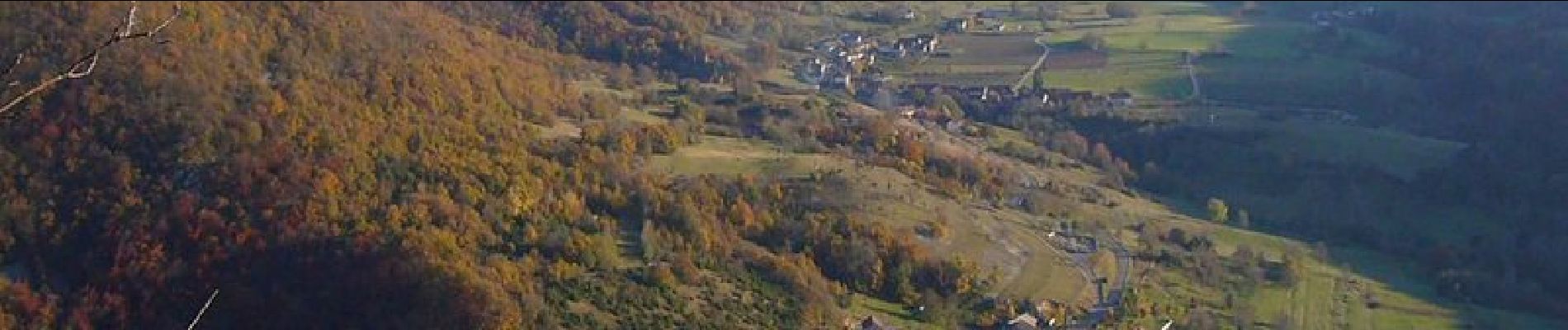 Tour Wandern Lompnas - Le plateau des Charmilles, la Grotte de la Jaquette - Photo