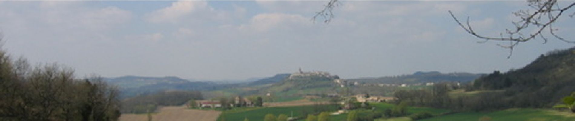 Trail Walking Tournon-d'Agenais - Tournon-d'Agenais, la bastide vue de la forêt du Verdus - Pays de la vallée du Lot - Photo