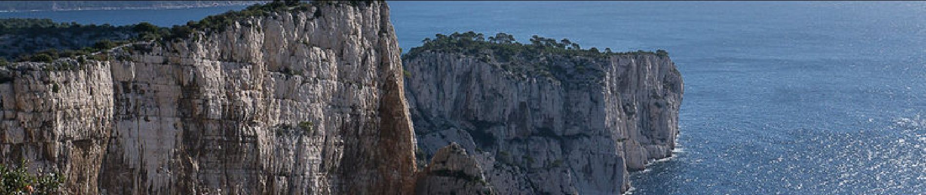Trail Walking Marseille - Traversée du Cap Gros par les Falaises du Devenson depuis le Col de la Gardiole - Photo