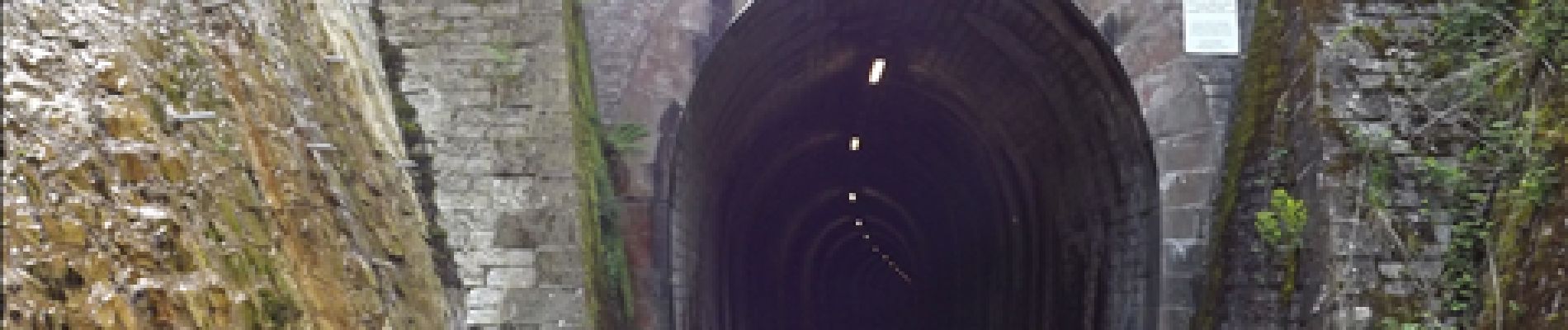 Point d'intérêt Courniou - l'entree du tunnel de 810m - Photo