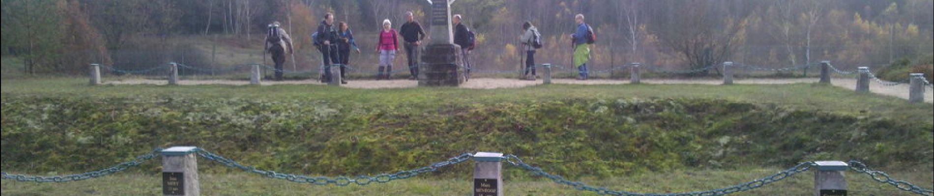 Point d'intérêt Arbonne-la-Forêt - 13 - Le Monument des Fusillers de la Plaine de Chanfroy - Photo