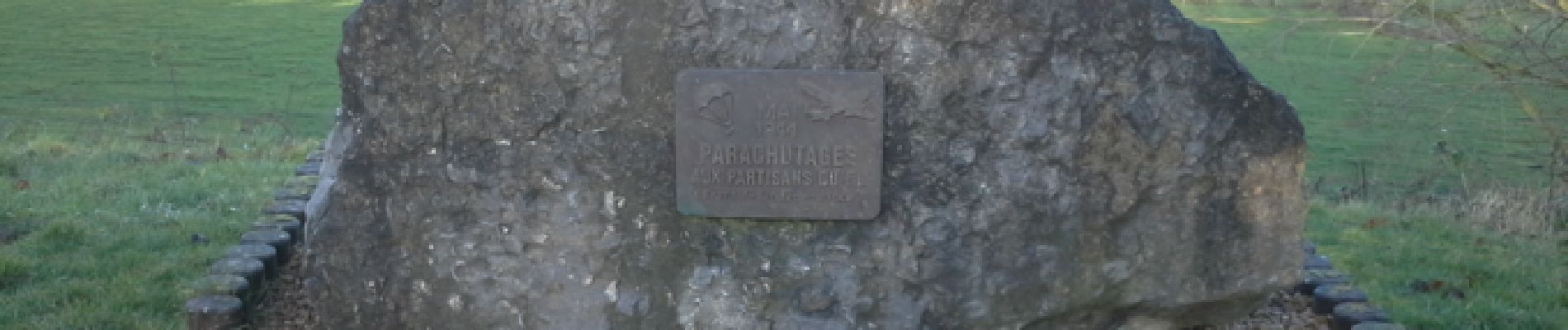 Point d'intérêt Hotton - Monument dédié aux parachutistes - Photo