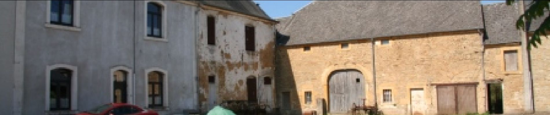 POI Saint-Léger - Cour du château - Photo