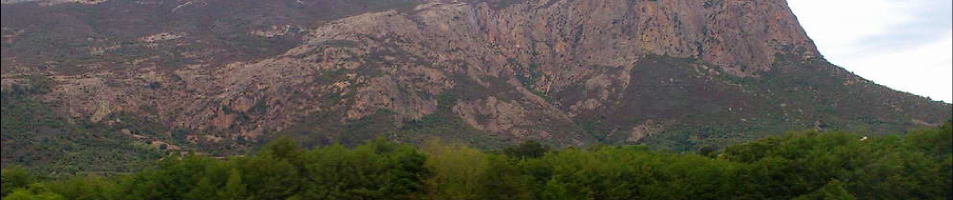 Punto de interés Appietto - 00 - Le Rocher des Gozzi (716 m), vu de la route du Col de Listincone (D81) - Photo