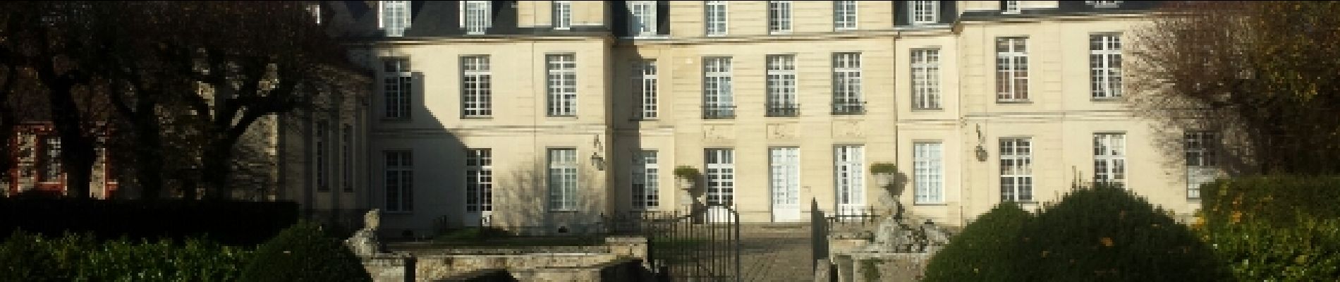 Punto di interesse Le Mesnil-Saint-Denis - Mairie-Château - Photo