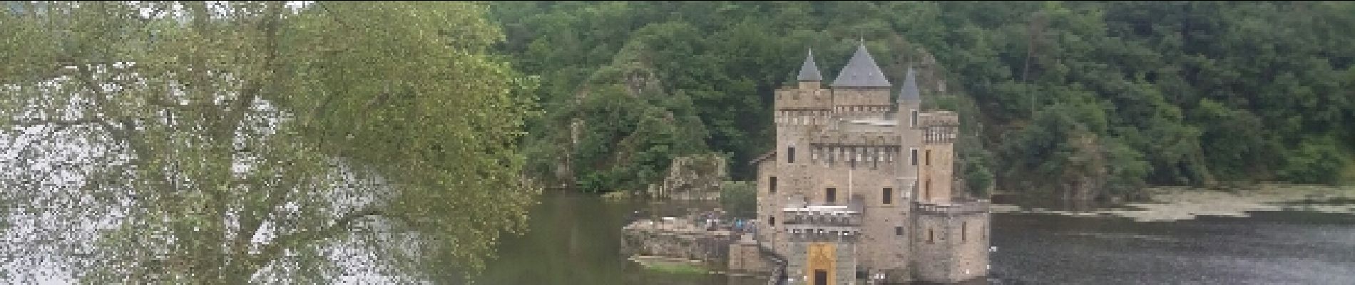 Point of interest Saint-Priest-la-Roche - Chateau de saint-priest - Photo