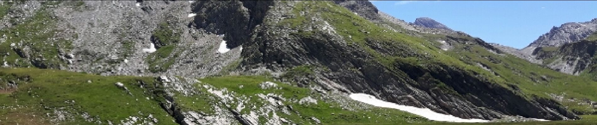 Point d'intérêt Abriès-Ristolas - le lac Egorgéou sur fond de crête de la Taillante - Photo