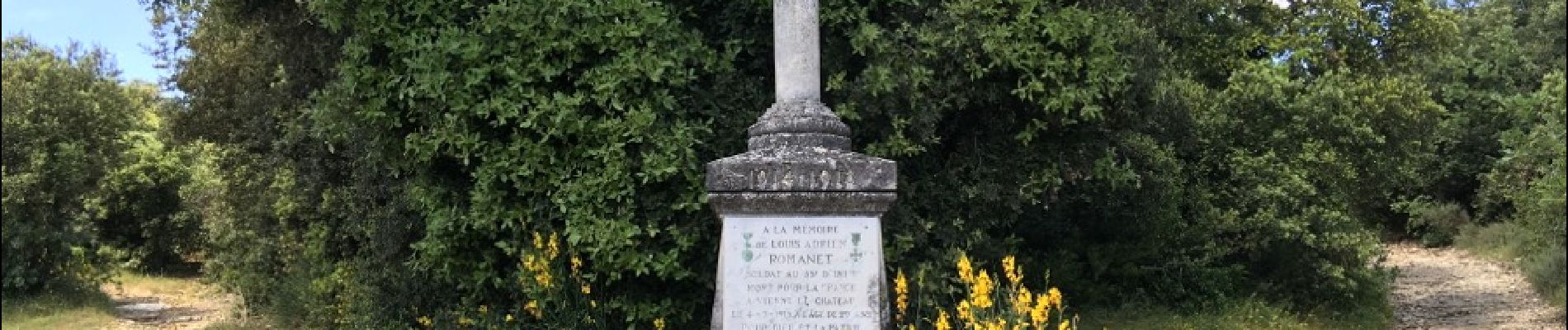 Punto de interés Bourg-Saint-Andéol - croix en souvenir du soldat Louis Adrien Romanet - Photo