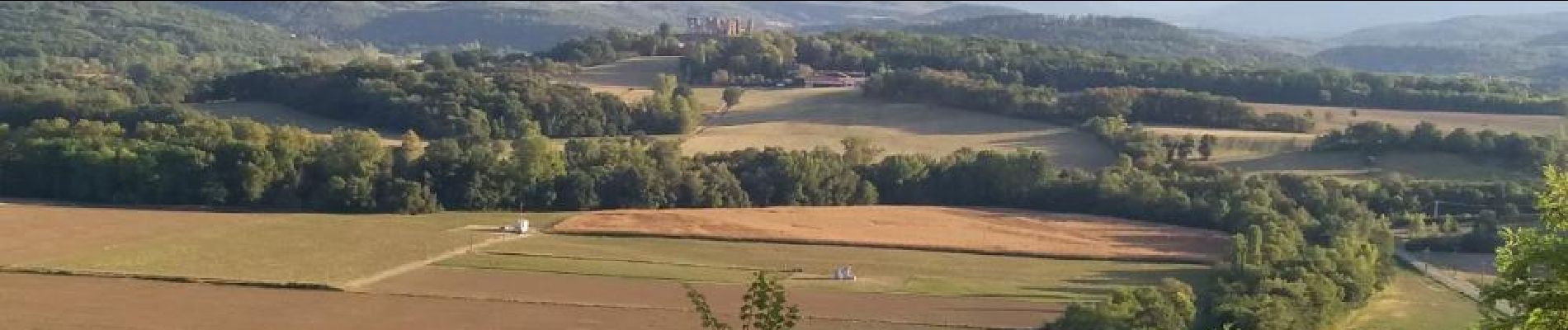 Punto di interesse Roumengoux - Panorama sur le château de Lagarde - Photo