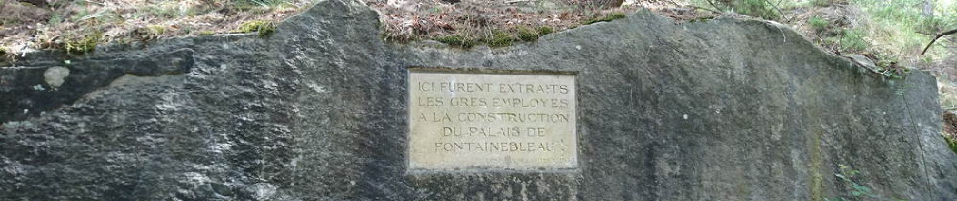 Point d'intérêt Fontainebleau - 06 - Une stèle en l'honneur des carriers - Photo