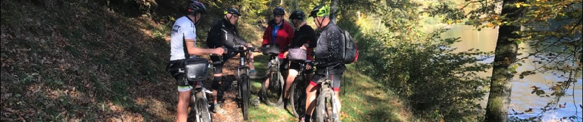 Excursión Bici de montaña Herbeumont - 20171015 Herbeumont Yeyette J3 - Photo