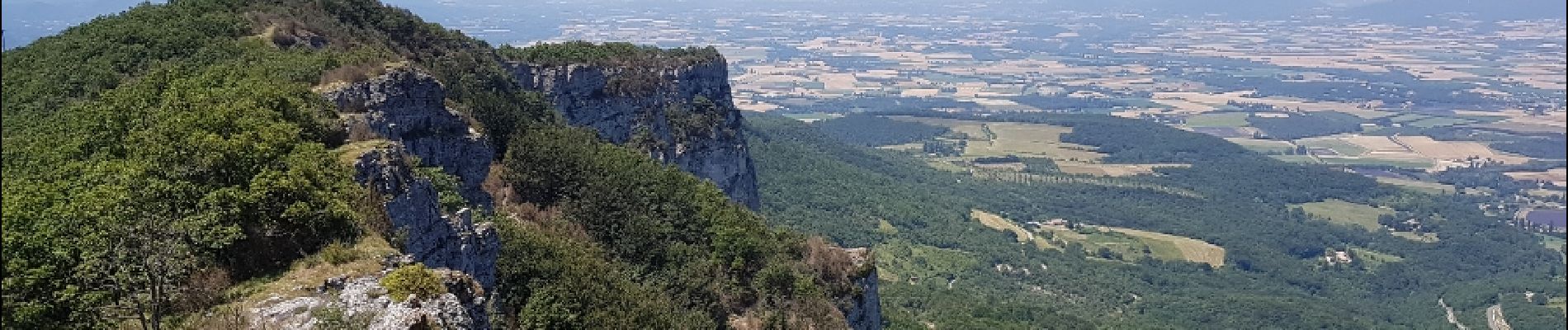 POI Eyzahut - vue sur les falaises - Photo