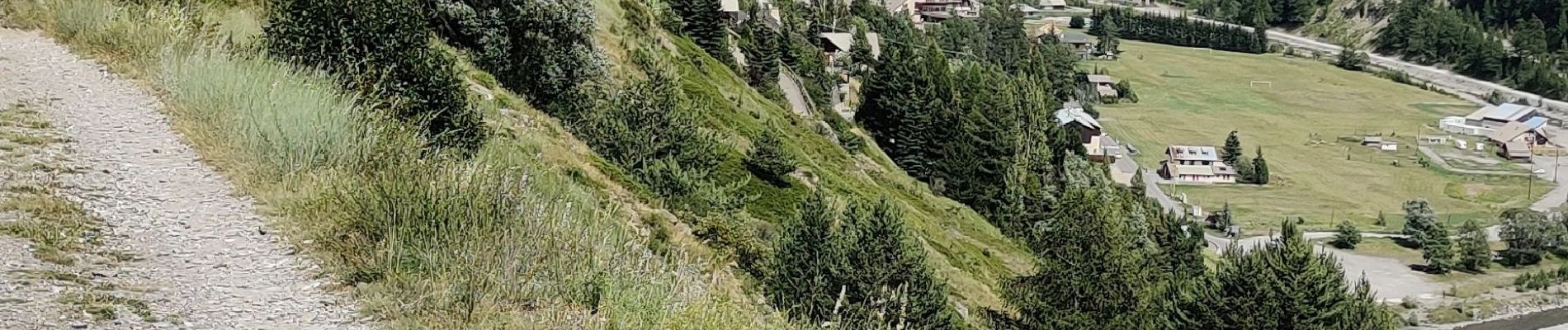 Excursión Senderismo Château-Ville-Vieille - Aiguilles descente - Photo