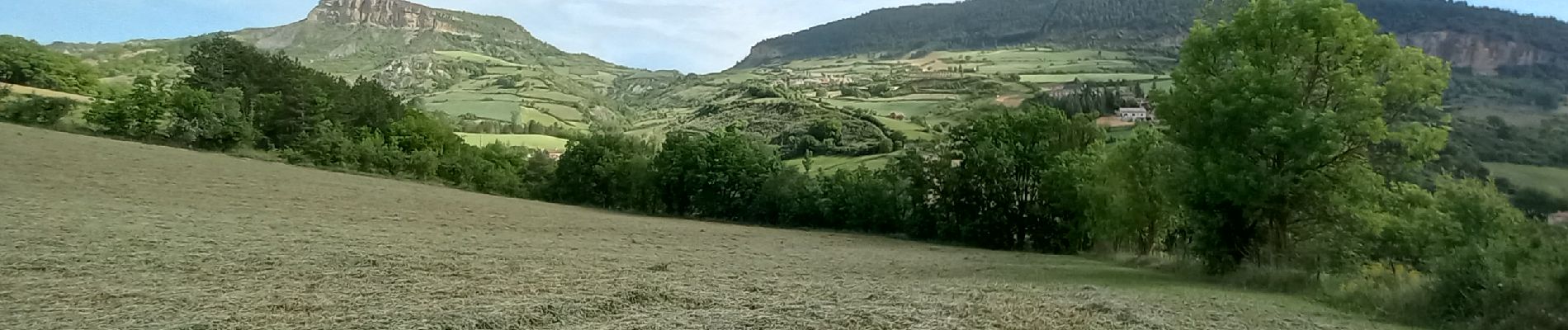 POI Rivière-sur-Tarn - route en descente gauche marquage pourri  - Photo