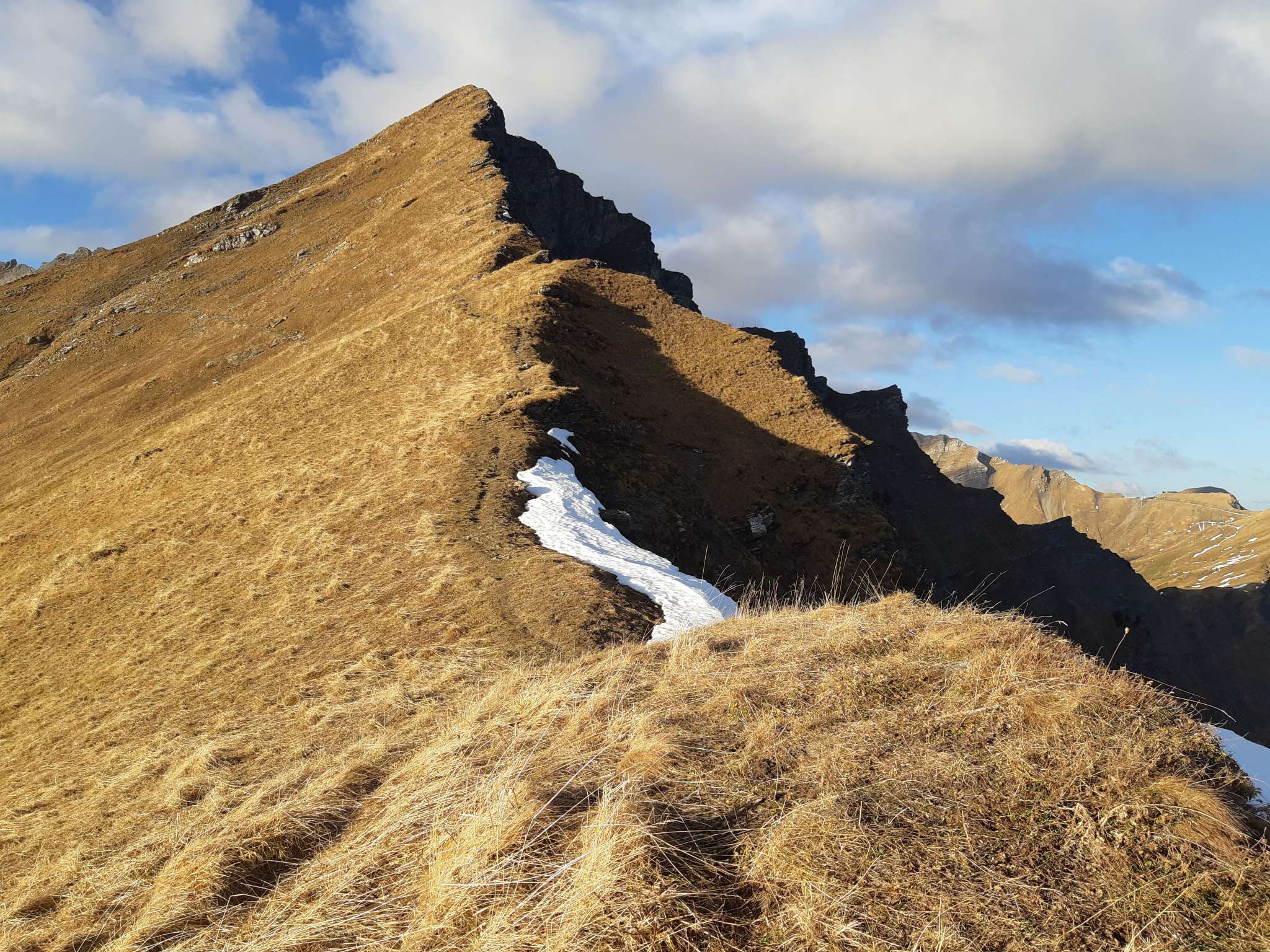 Col De Coux Depuis Lac Des Mines D'or