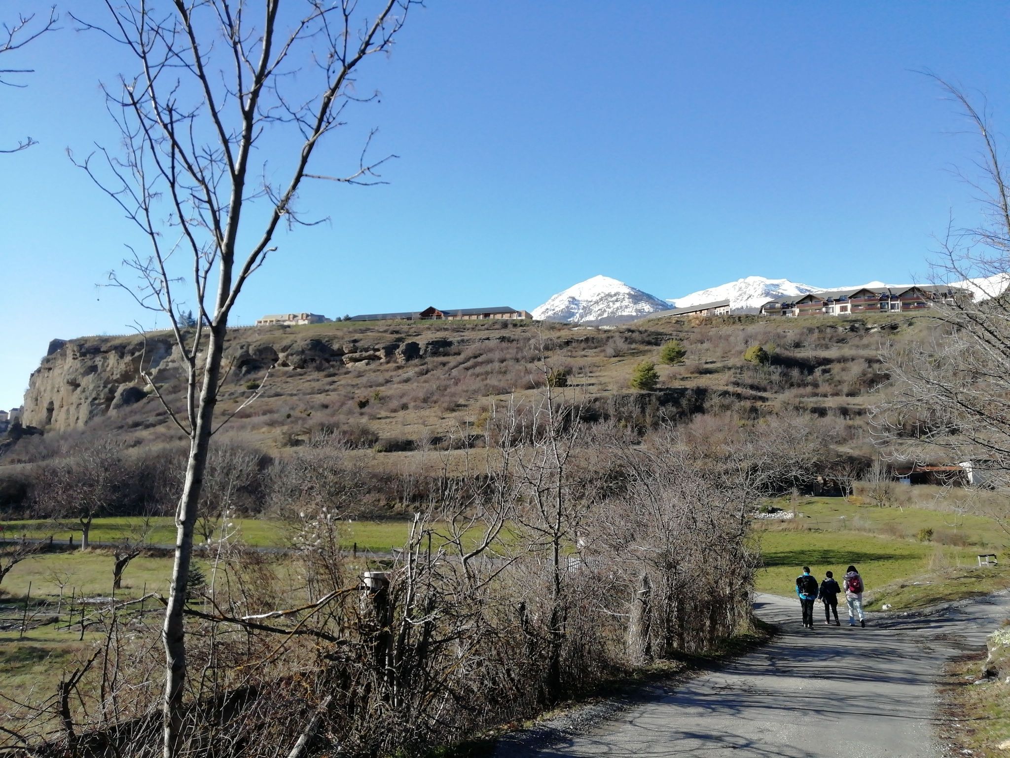 Randonnée Marche à EMBRUN EMBRUN de ville haute jusqu'au lac
