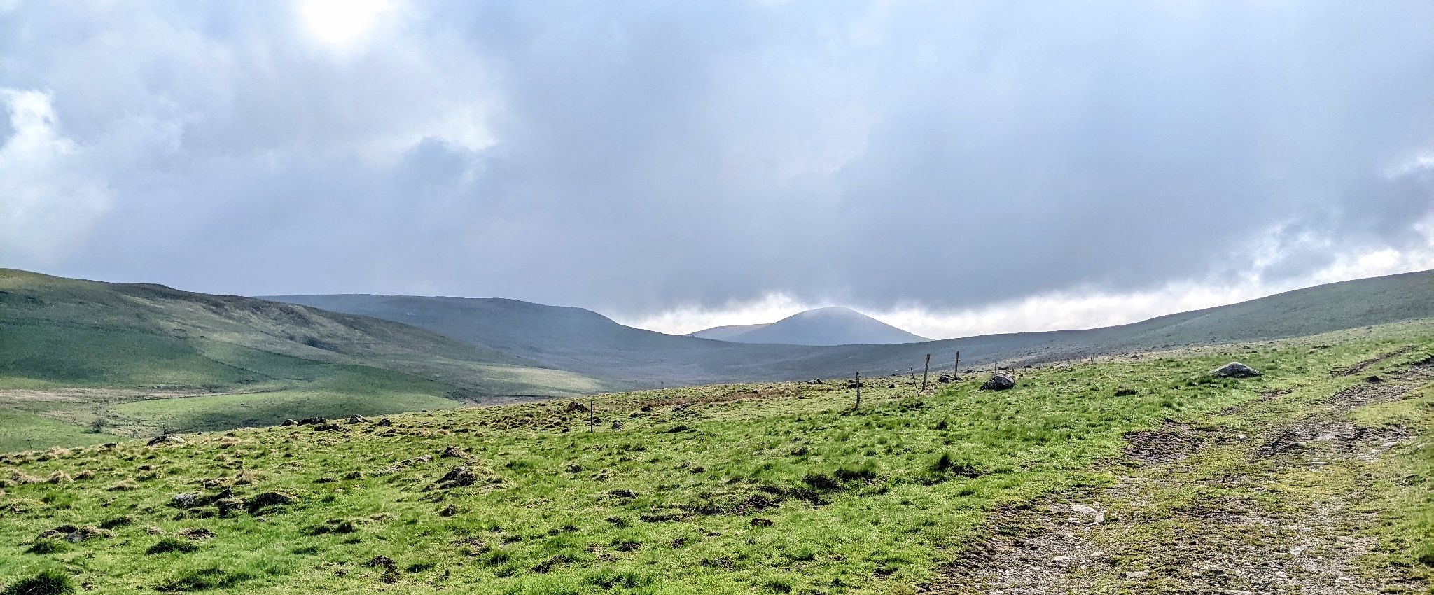 Randonnée Marche à Montgreleix boucle de 9 km autour de montgreleix
