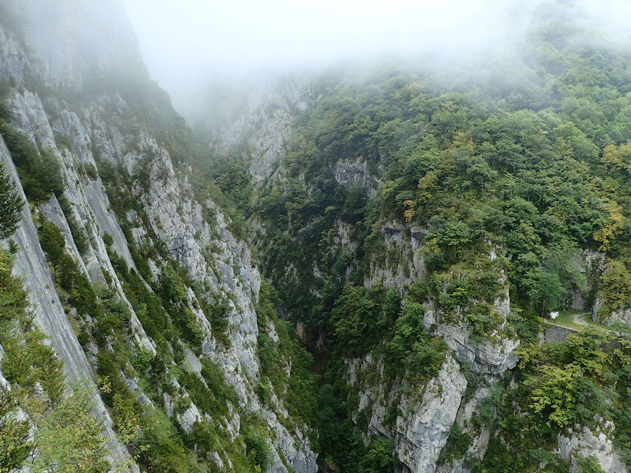 Le Chemin De La Mâture Et Le Col D'arras