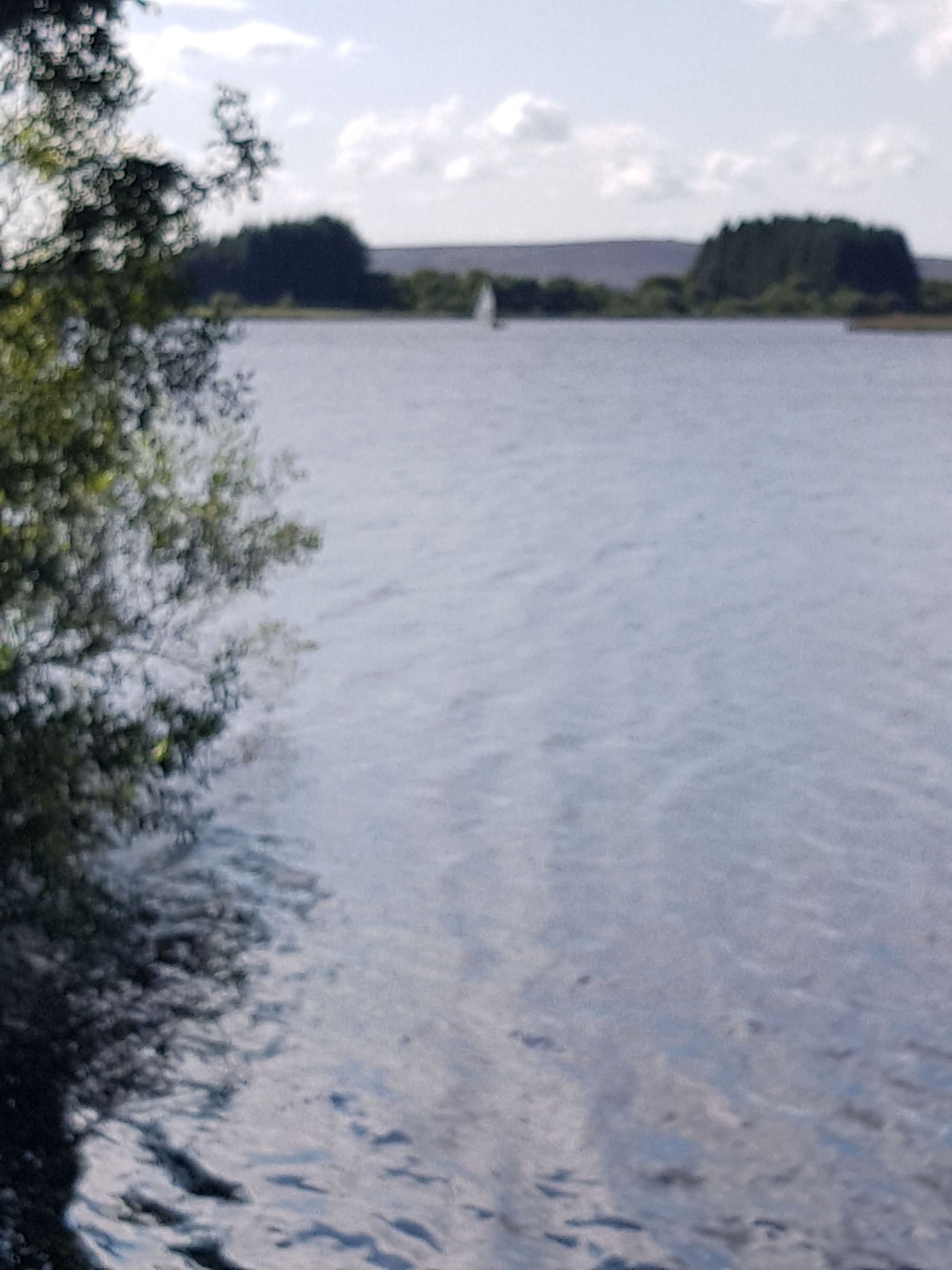 faire le tour du lac de brennilis