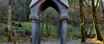 Punto di interesse Bièvre - La fontaine miraculeuse de Saint-Furcy - Photo