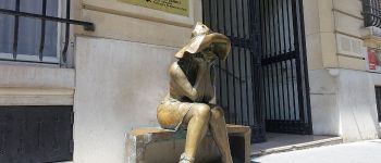 Punto di interesse Parigi - Sous le chapeau, une sculpture d'Andras Lapis - Institut Hongrois - Photo