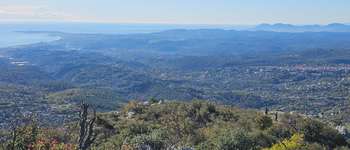 Point d'intérêt Saint-Jeannet - Baou de la Gaude vue sur le Baou de St Jeannet - Photo