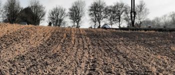 Punto di interesse Villers-la-Ville - Vue sur le cimetière de Marbais - Photo