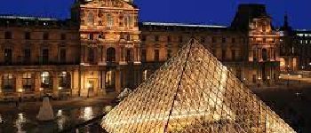 Point d'intérêt Paris - Pyramide du louvre - Photo