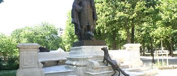 Point d'intérêt Paris - Statue de La Fontaine le corbeau et le renard - Photo