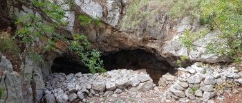 Point d'intérêt Ollioules - Point 10 Grotte  du Patrimoine - Photo