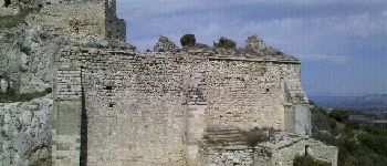 Point d'intérêt Eyguières - Ruines Chateau Reine Jeanne - Photo