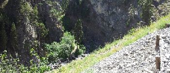 POI Cesana Torinese - vue sur la gorge et le pont de rondin pour passer sur l'autre rive Point 3 - Photo