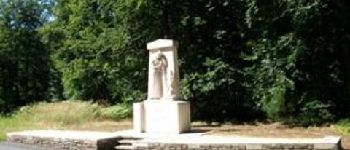 Punto di interesse Villers-Cotterêts - Monument passant arrête-toi - Photo