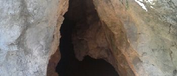 POI Nans-les-Pins - l'entrée de la grotte de la Castelette - Photo