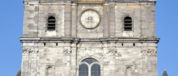 Point of interest Saint-Hubert - La façade de l'ancienne abbatiale Saint-Pierre et Saint-Paul, aujourd'hui basilique. - Photo