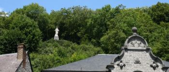 Point d'intérêt Yvoir - Allée du Lairbois et Notre-Dame de Bonne Garde - Photo