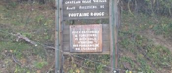 POI Château-Ville-Vieille - Fontaine rouge - Photo
