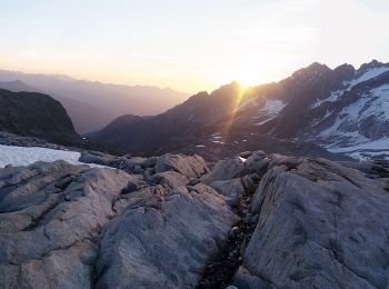 Tour Zu Fuß Vermiglio - Sentiero alpinstico attrezzato 