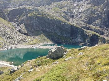 Tour Wandern Castillon-de-Larboust - lac Charles, lac bleu, lac vert vallée du Lys  - Photo