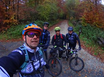 Randonnée V.T.T. La Hulpe - VTT du château de la Hulpe à l'abbaye du rouge cloître - Photo