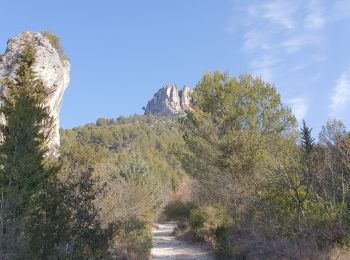 Tour Wandern Lagnes - Lagnes Fontaine de Vaucluse  - Photo