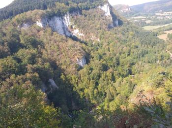 Trail Walking Nans-sous-Sainte-Anne - ruines du château sainte anne - Photo