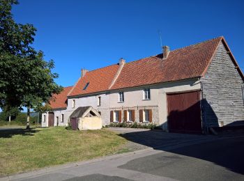 Randonnée A pied Contre - Les Monts de Velennes - Photo