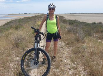 Excursión Bici eléctrica Arles - CAMARGUE SALINS BEAUDUC - Photo