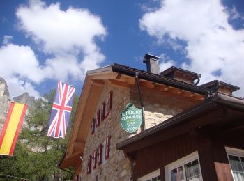 Excursión A pie San Giovanni di Fassa - (SI C17S) Rifugio Contrin - Alba - Penia - Pian Trevisan - Lago di Fedaia - Rifugio Marmolada Pian di Fedaia - Photo