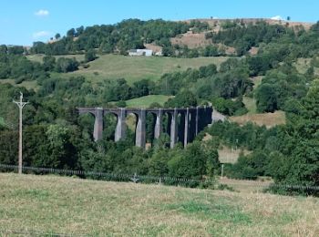 Excursión Senderismo Saint-Bonnet-de-Condat - Samedi 4 mai - Photo